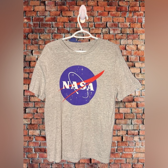 GAP NASA Short Sleeve Grey T-Shirt. - Picture 1 of 2